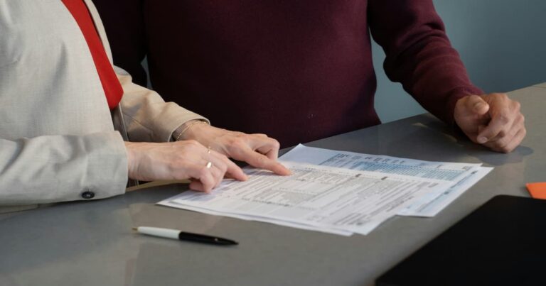 Documenti e buste paga: scegliere se lasciare il TFR in azienda